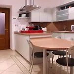 Lorenz Trastevere Hill 4* Řím