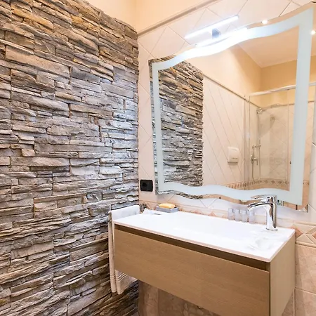 Lorenz Trastevere Hill Rom